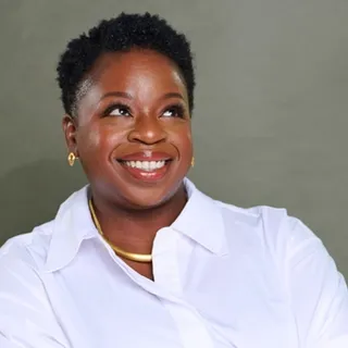 Lola Bakare